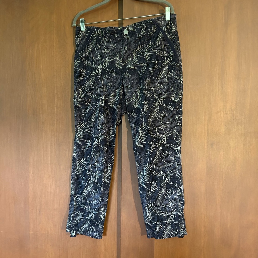 Democracy Monochrome Leaf Pattern Pants
